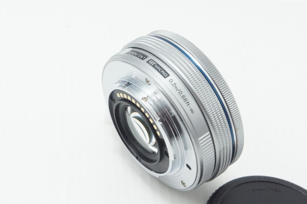 美品 OLYMPUS M.ZUIKO DIGITAL ED 14-42mm F3.5-5.6 EZ マイクロフォーサーズ ズームレンズ シルバー 260730ah
