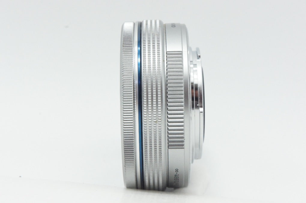 美品 OLYMPUS M.ZUIKO DIGITAL ED 14-42mm F3.5-5.6 EZ マイクロフォーサーズ ズームレンズ シルバー 260730ah