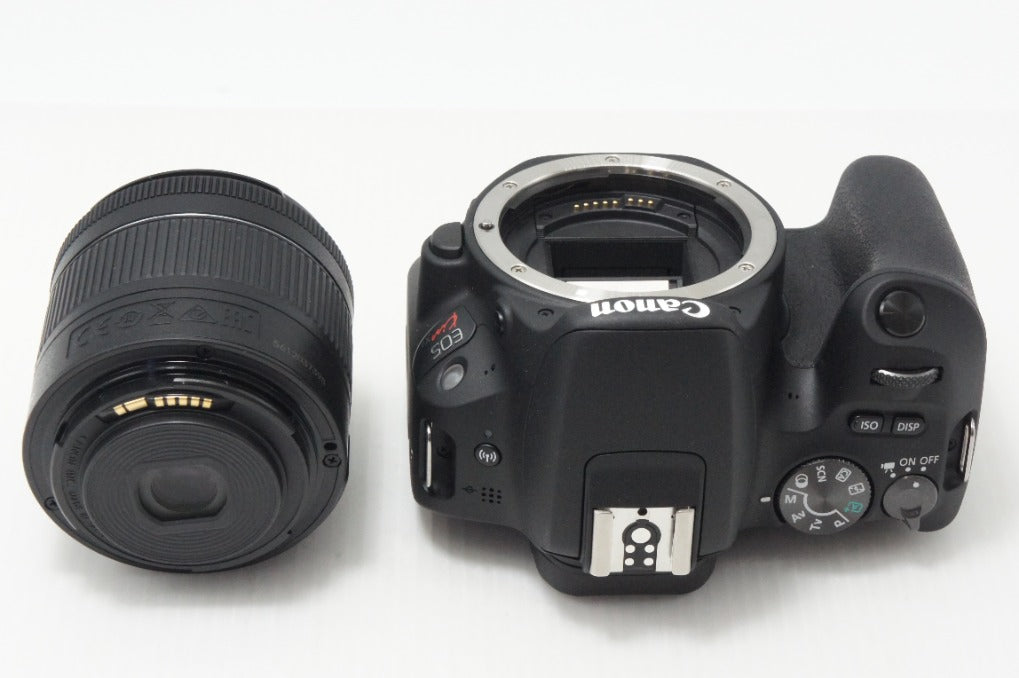 美品 Canon キヤノン EOS Kiss X9 ボディ + EF-S 18-55mm IS STM レンズキット デジタル一眼レフカメラ 260730ak
