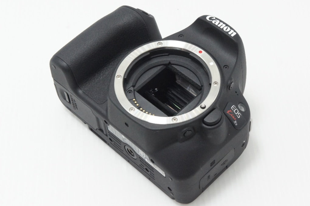 美品 Canon キヤノン EOS Kiss X9 ボディ + EF-S 18-55mm IS STM