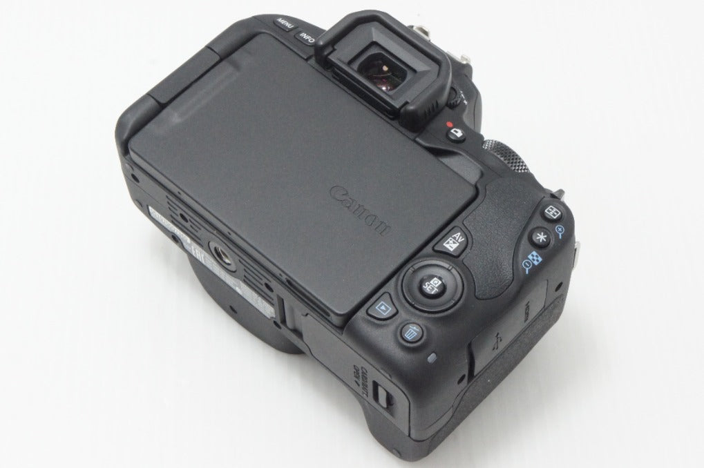 美品 Canon キヤノン EOS Kiss X9 ボディ + EF-S 18-55mm IS STM レンズキット デジタル一眼レフカメラ 260730ak