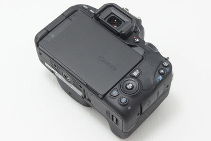 美品 Canon キヤノン EOS Kiss X9 ボディ + EF-S 18-55mm IS STM レンズキット デジタル一眼レフカメラ 260730ak