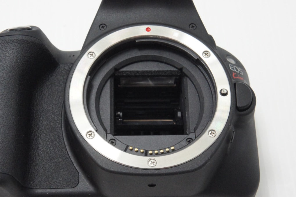 美品 Canon キヤノン EOS Kiss X9 ボディ + EF-S 18-55mm IS STM レンズキット デジタル一眼レフカメラ 260730ak