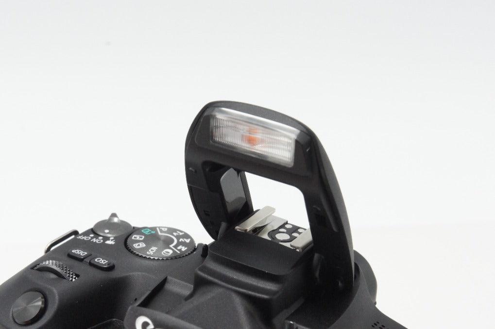 美品 Canon キヤノン EOS Kiss X9 ボディ + EF-S 18-55mm IS STM レンズキット デジタル一眼レフカメラ 260730ak