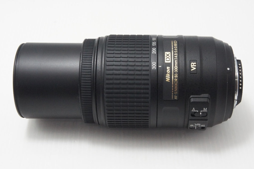 美品 Nikon ニコン AF-S DX NIKKOR 55-300mm F4.5-5.6G ED VR Fマウント ズームレンズ APS-C フード付 260730f
