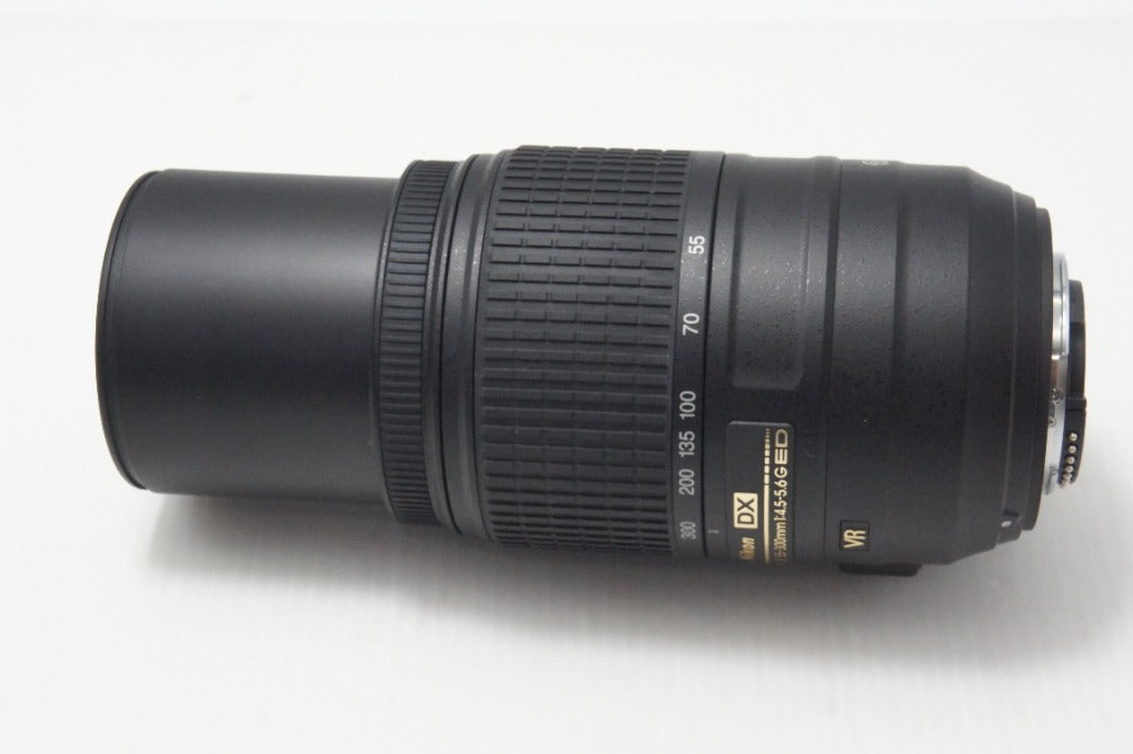 美品 Nikon ニコン AF-S DX NIKKOR 55-300mm F4.5-5.6G ED VR Fマウント ズームレンズ APS-C フード付 260730f