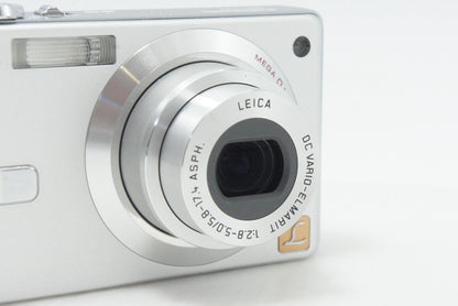 良品 Panasonic パナソニック LUMIX DMC-FX7 コンパクトデジタルカメラ シルキーシルバー 元箱付 260730q