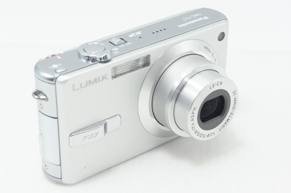 良品 Panasonic パナソニック LUMIX DMC-FX7 コンパクトデジタルカメラ シルキーシルバー 元箱付 260730q