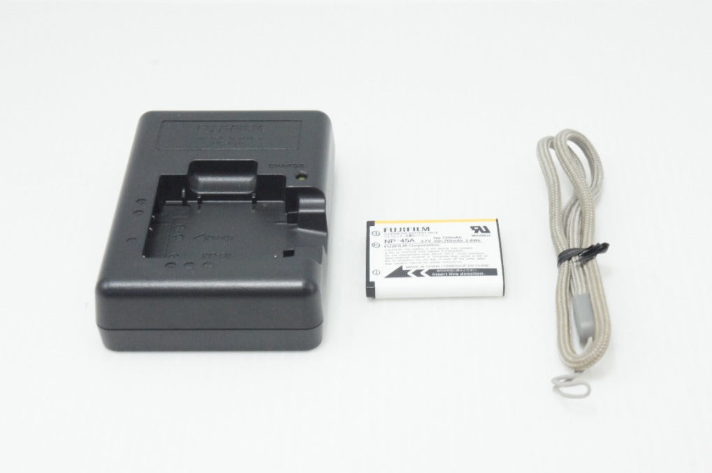 良品 FUJIFILM フジフィルム FinePix Z700EXR コンパクトデジタルカメラ シルバー 260730r