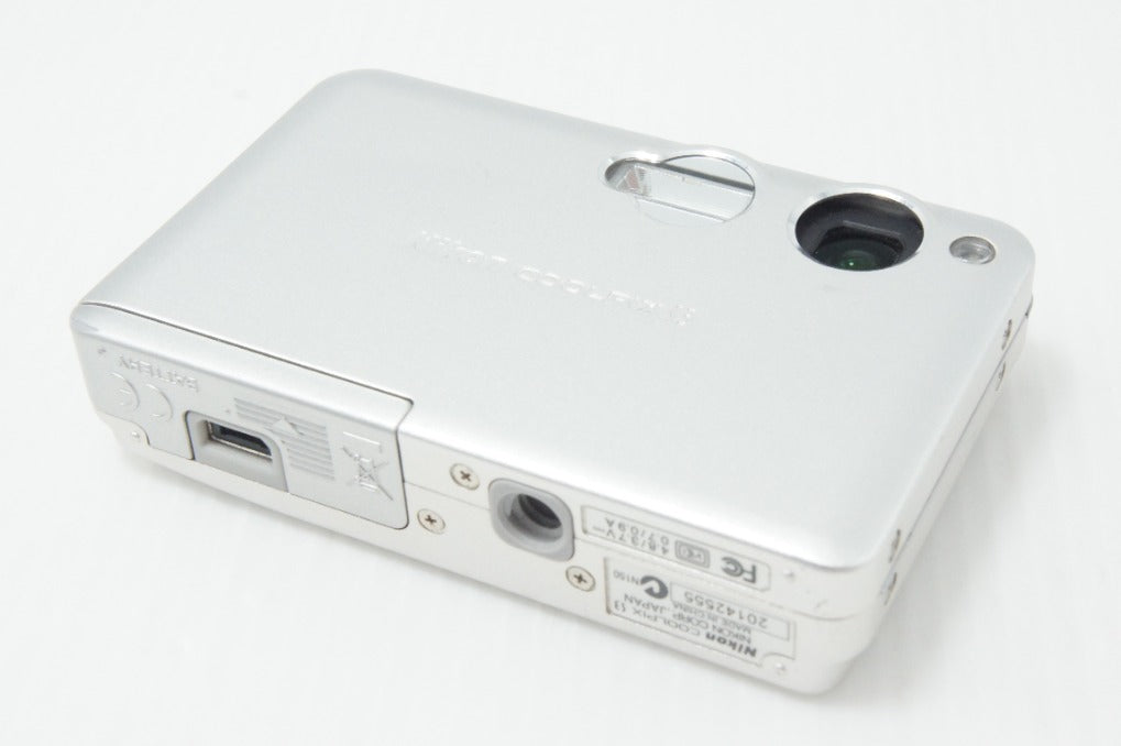 Nikon ニコン COOLPIX S3 コンパクトデジタルカメラ フロストシルバー 260730u
