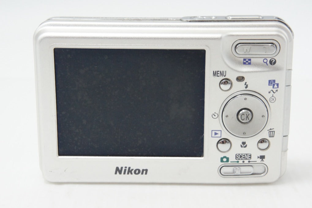 Nikon ニコン COOLPIX S3 コンパクトデジタルカメラ フロストシルバー 260730u