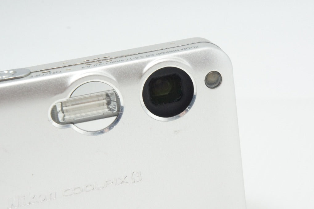 Nikon ニコン COOLPIX S3 コンパクトデジタルカメラ フロストシルバー 260730u