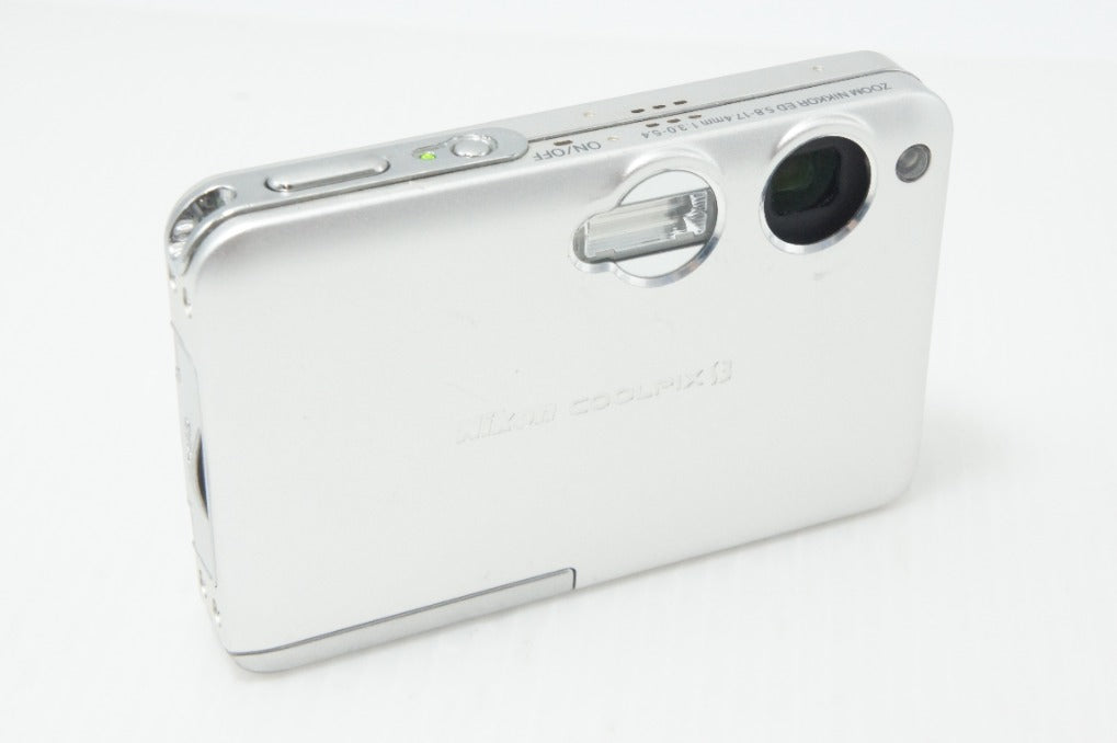 Nikon ニコン COOLPIX S3 コンパクトデジタルカメラ フロストシルバー 260730u