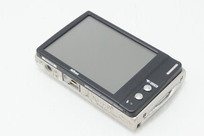 Nikon ニコン COOLPIX S230 コンパクトデジタルカメラ ソリッドシルバー 元箱付 260807c