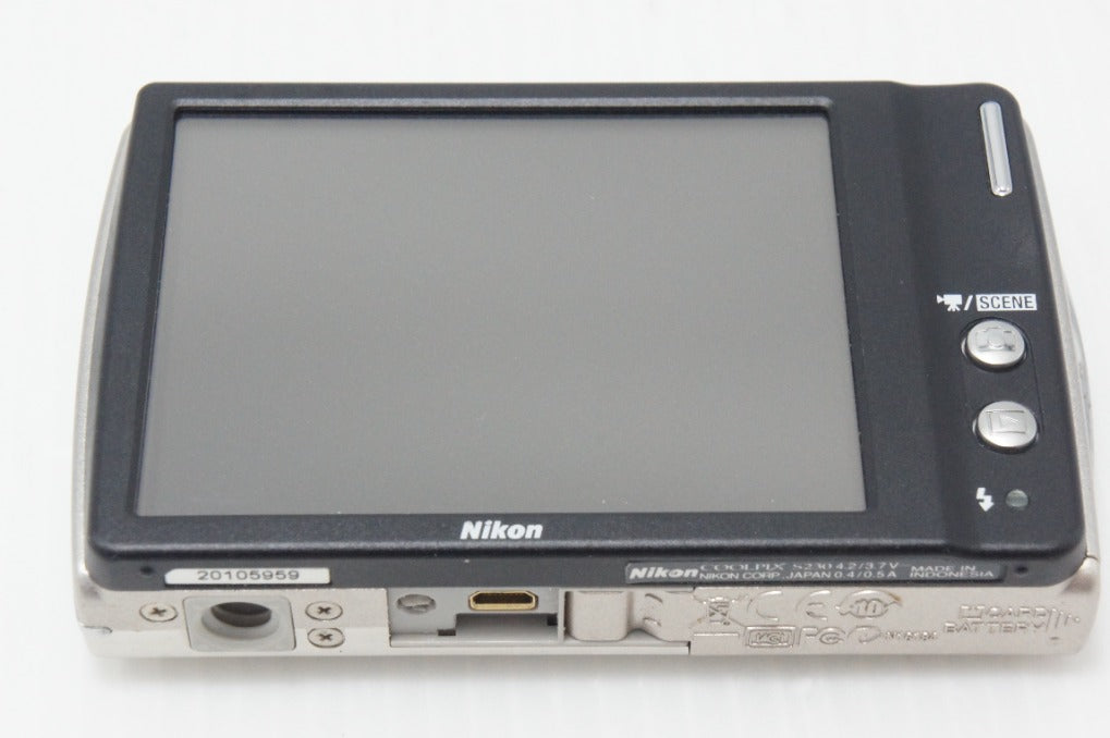 Nikon ニコン COOLPIX S230 コンパクトデジタルカメラ ソリッドシルバー 元箱付 260807c