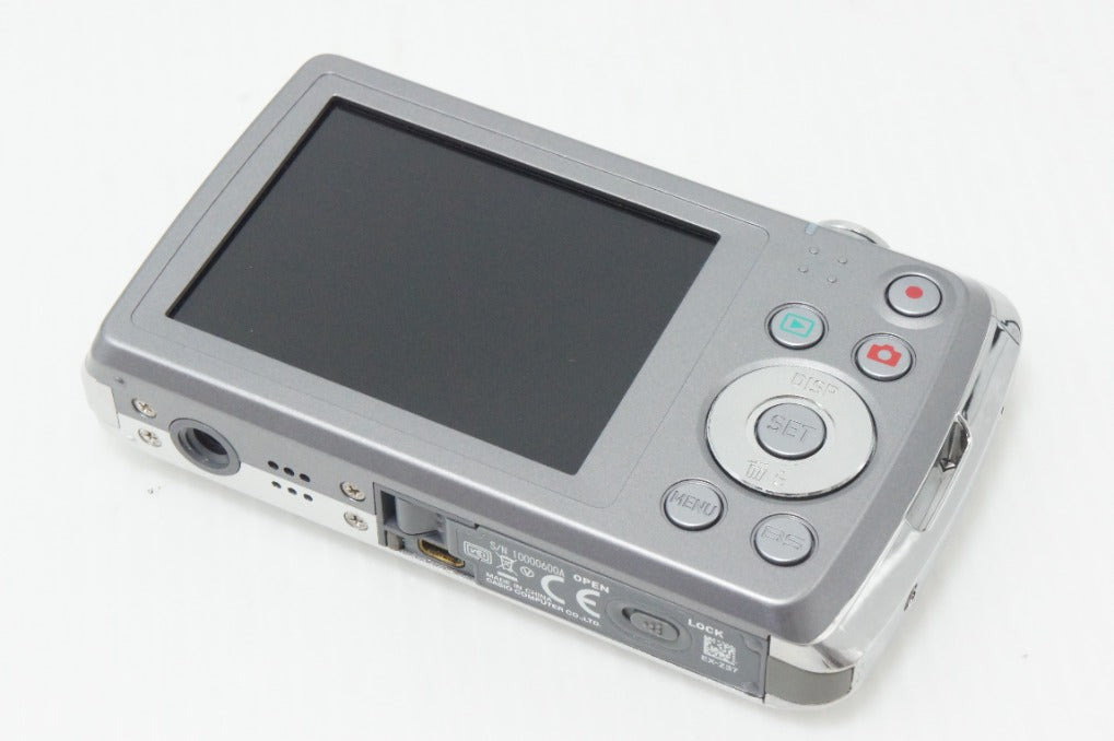 CASIO カシオ EXILIM EX-Z37 コンパクトデジタルカメラ シルバー 元箱付 260810d