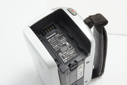 良品 Panasonic パナソニック HDC-TM35 デジタルビデオカメラ ホワイト 元箱付 260811l
