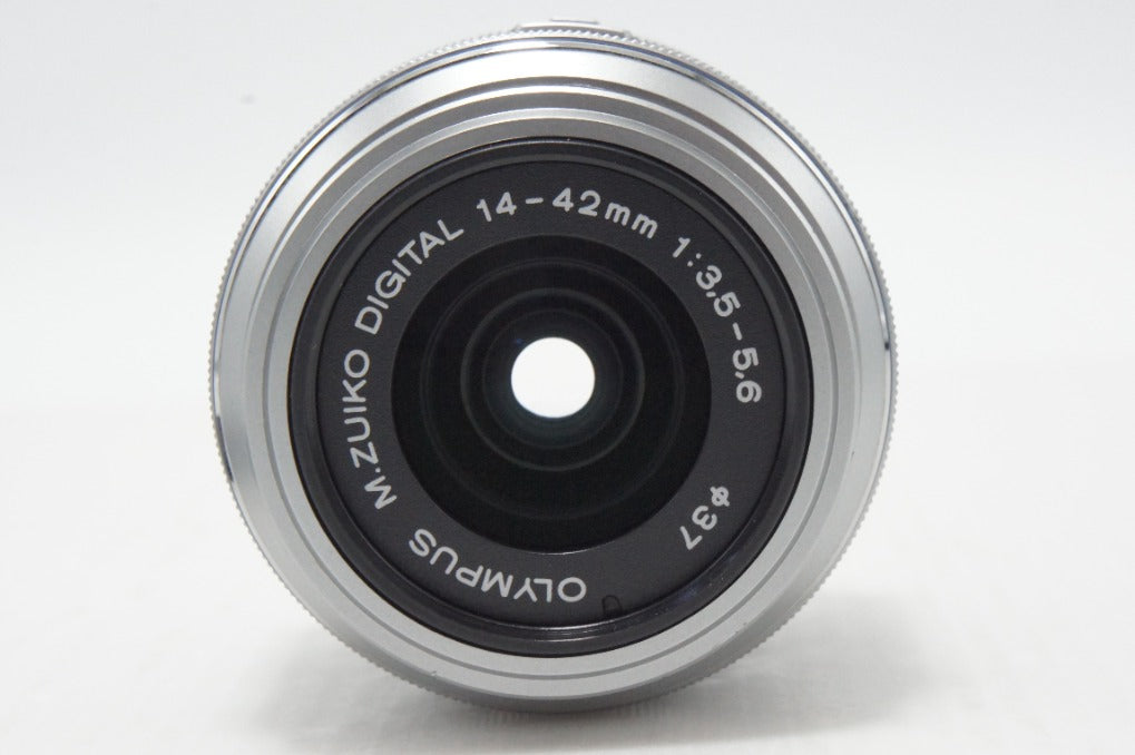 良品 OLYMPUS オリンパス M.ZUIKO DIGITAL 14-42mm F3.5-5.6 II R マイクロフォーサーズ シルバー ズームレンズ 260812ae