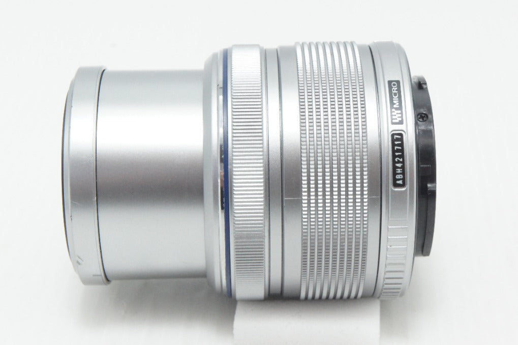 良品 OLYMPUS オリンパス M.ZUIKO DIGITAL 14-42mm F3.5-5.6 II R マイクロフォーサーズ シルバー ズームレンズ 260812ae
