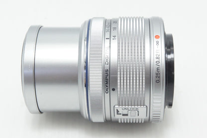良品 OLYMPUS オリンパス M.ZUIKO DIGITAL 14-42mm F3.5-5.6 II R マイクロフォーサーズ シルバー ズームレンズ 260812ae