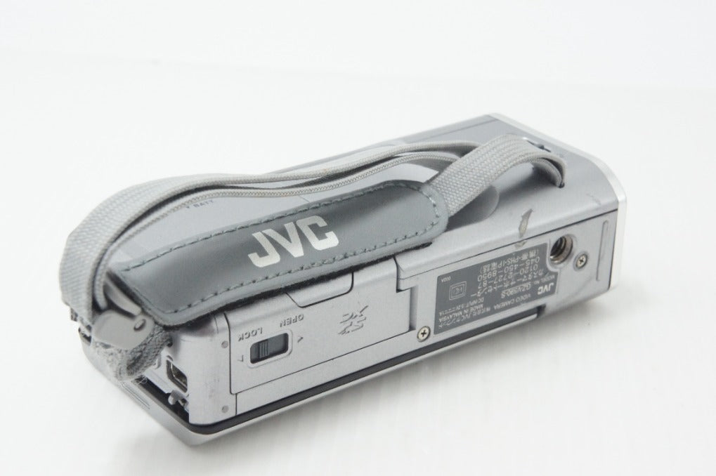 JVC ケンウッド Everio GZ-V590 デジタルビデオカメラ シルバー ポーチ付 260817a