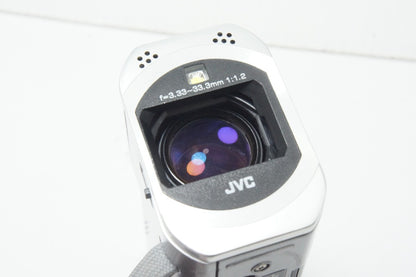 JVC ケンウッド Everio GZ-V590 デジタルビデオカメラ シルバー ポーチ付 260817a