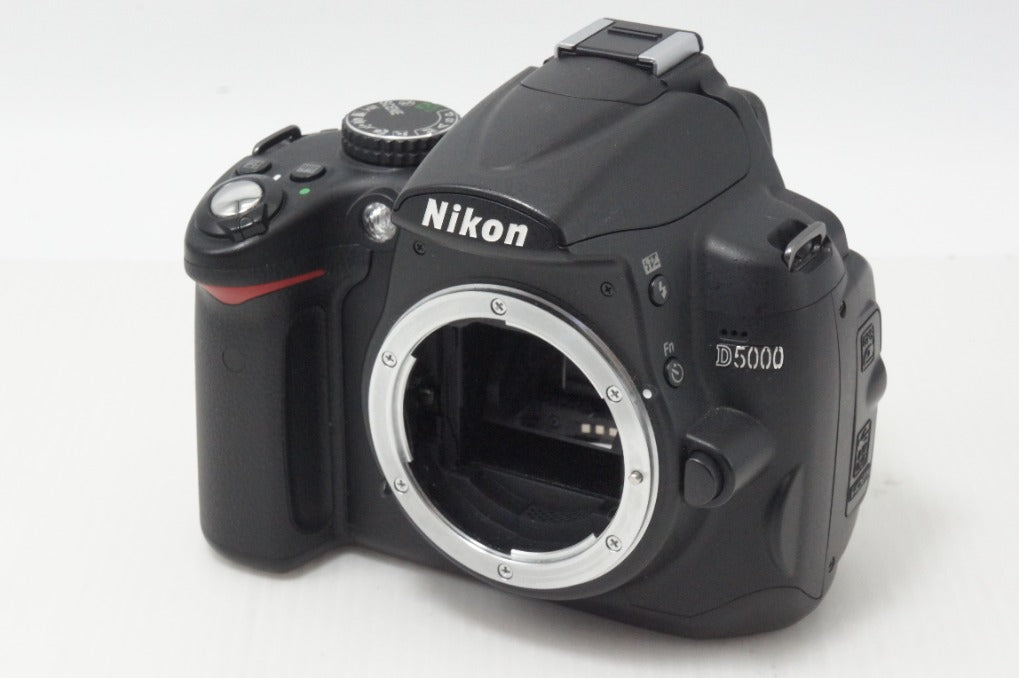 美品 Nikon ニコン D5000 ボディ デジタル一眼レフカメラ 260817b