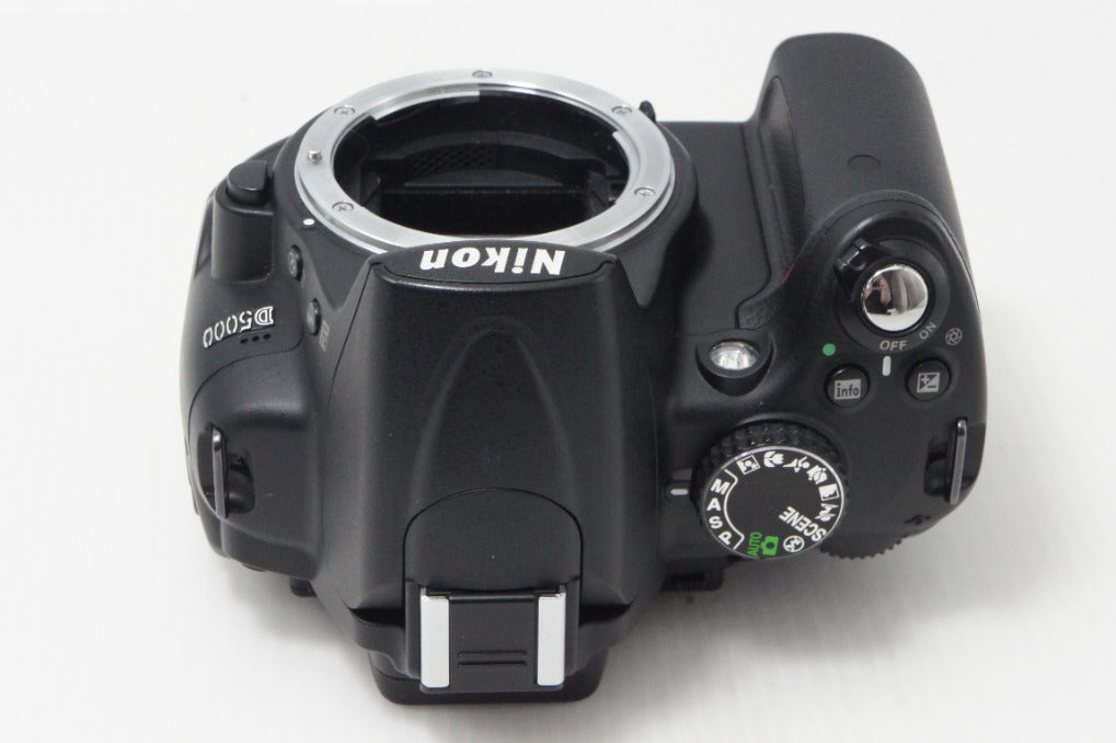 美品 Nikon ニコン D5000 ボディ デジタル一眼レフカメラ 260817b