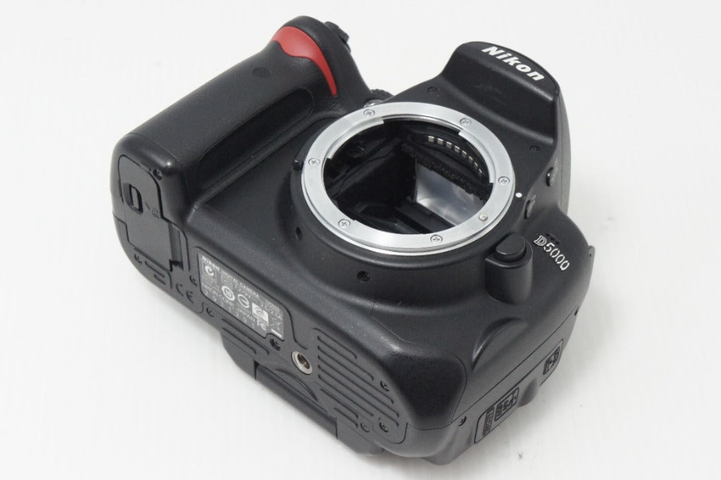 美品 Nikon ニコン D5000 ボディ デジタル一眼レフカメラ 260817b