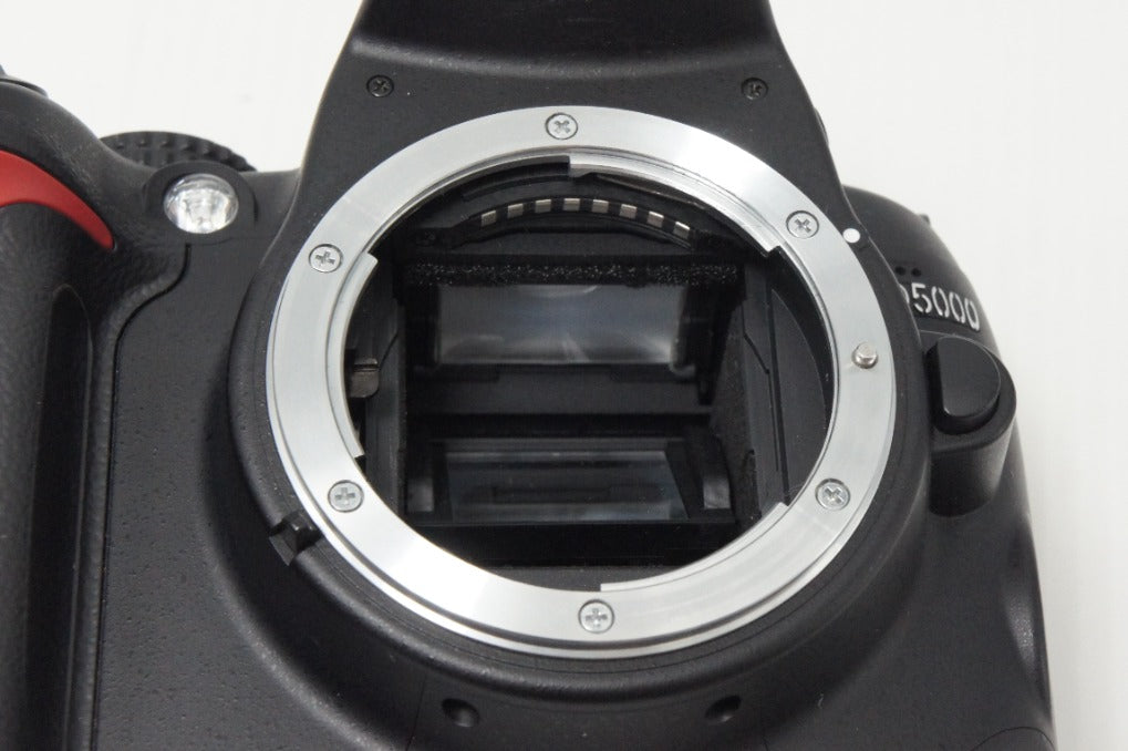 美品 Nikon ニコン D5000 ボディ デジタル一眼レフカメラ 260817b