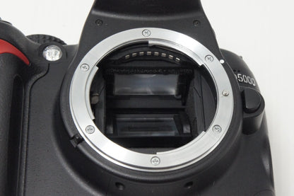 美品 Nikon ニコン D5000 ボディ デジタル一眼レフカメラ 260817b