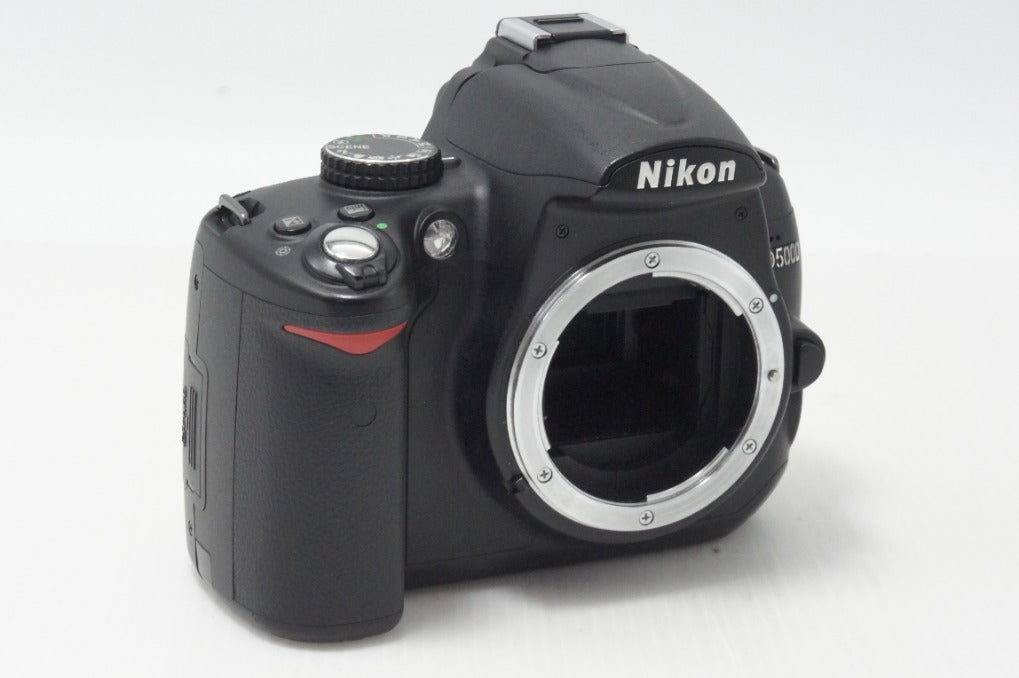 美品 Nikon ニコン D5000 ボディ デジタル一眼レフカメラ 260817b