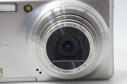 良品 FUJIFILM フジフィルム FinePix F70EXR コンパクトデジタルカメラ シルバー 260820ka