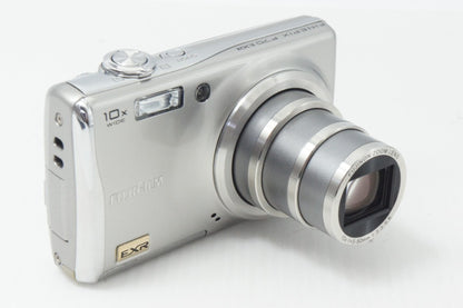 良品 FUJIFILM フジフィルム FinePix F70EXR コンパクトデジタルカメラ シルバー 260820ka