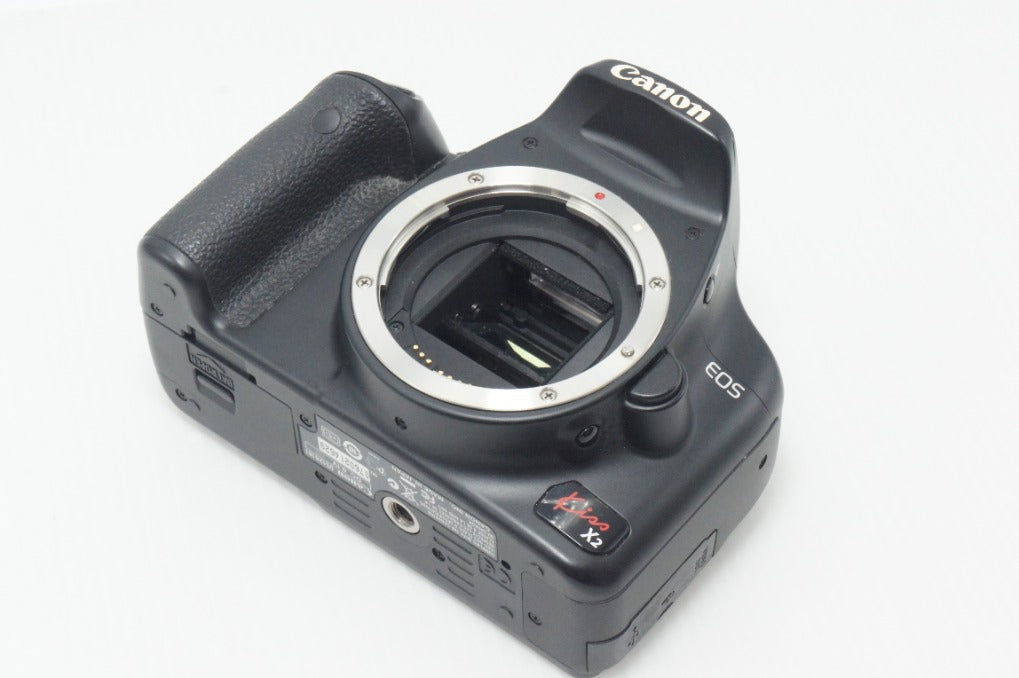 良品 Canon キヤノン EOS Kiss X2 レンズキット (EF-S 18-55mm F3.5-5.6 IS) デジタル一眼レフカメラ 260826i