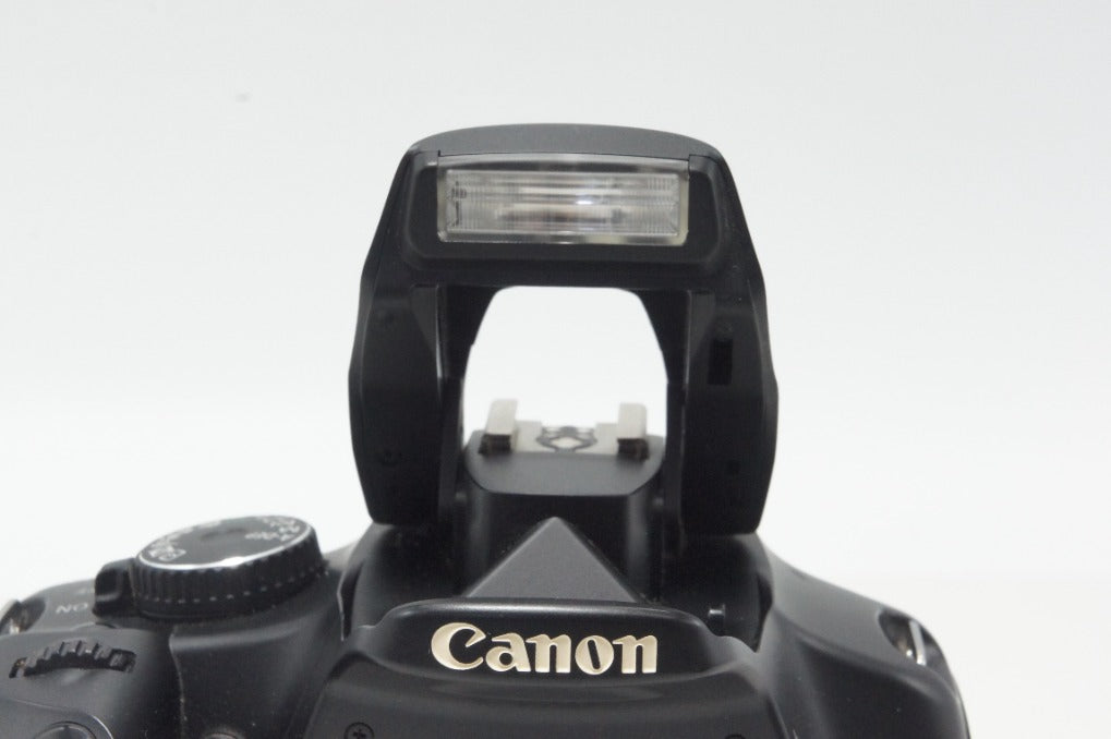 良品 Canon キヤノン EOS Kiss X2 レンズキット (EF-S 18-55mm F3.5-5.6 IS) デジタル一眼レフカメラ 260826i