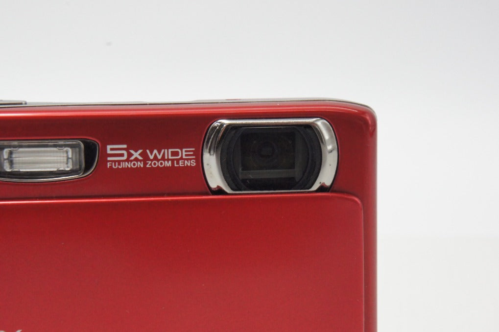 良品 FUJIFILM フジフィルム FinePix Z950EXR コンパクトデジタル