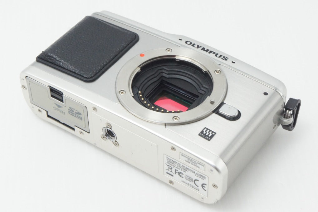 OLYMPUS オリンパス PEN E-P1 ボディ ミラーレス一眼カメラ シルバー 260831x