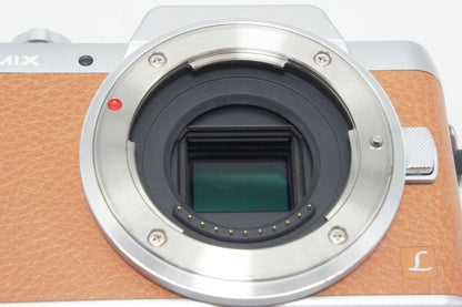 良品 Panasonic パナソニック LUMIX DMC-GF7 ボディ ミラーレス一眼カメラ ブラウン 260903j