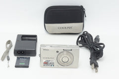 Nikon ニコン COOLPIX S500 コンパクトデジタルカメラ シルバー ケース付 260907e