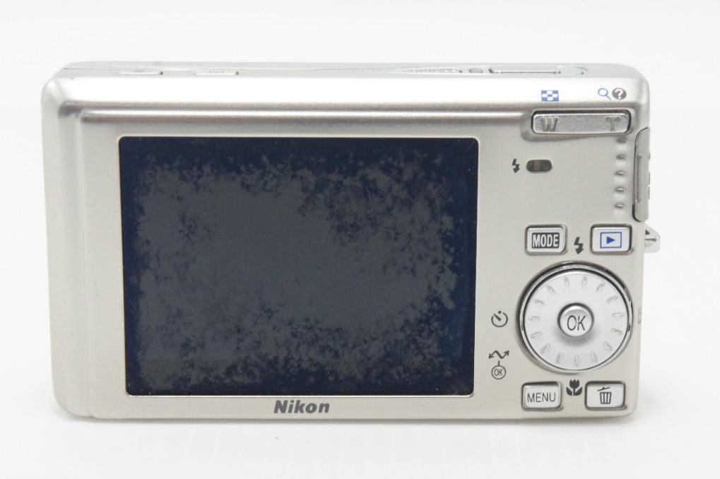 Nikon ニコン COOLPIX S500 コンパクトデジタルカメラ シルバー ケース付 260907e