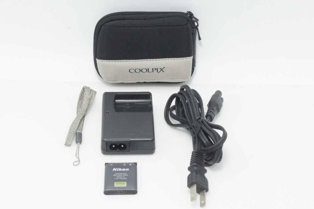 Nikon ニコン COOLPIX S500 コンパクトデジタルカメラ シルバー ケース付 260907e