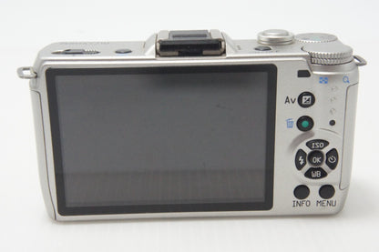 PENTAX ペンタックス Q10 ズームレンズキット 標準ズーム 02 STANDARD ZOOM ミラーレス一眼カメラ シルバー 260916a