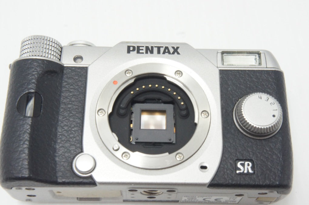 PENTAX ペンタックス Q10 ズームレンズキット 標準ズーム 02 STANDARD ZOOM ミラーレス一眼カメラ シルバー 260916a