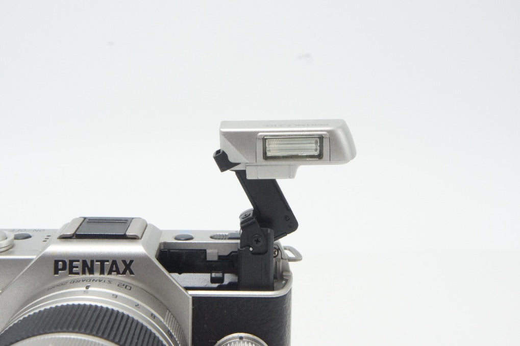 PENTAX ペンタックス Q10 ズームレンズキット 標準ズーム 02 STANDARD ZOOM ミラーレス一眼カメラ シルバー 260916a