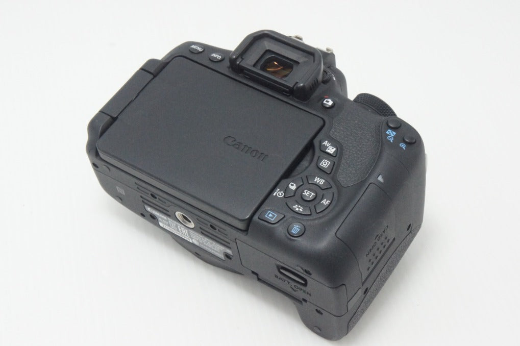 良品 Canon キヤノン EOS Kiss X8i ボディ デジタル一眼レフカメラ 260921h