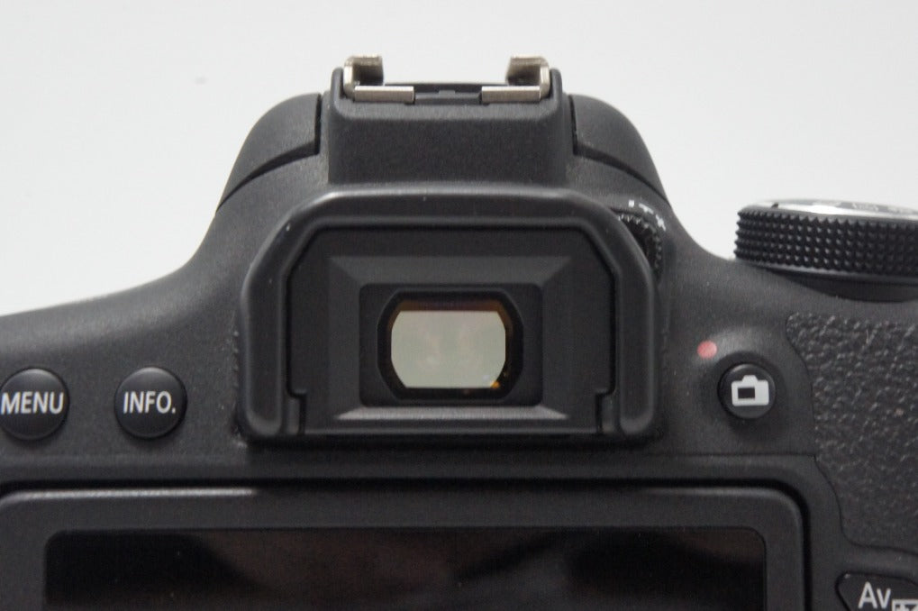 良品 Canon キヤノン EOS Kiss X8i ボディ デジタル一眼レフカメラ 260921h