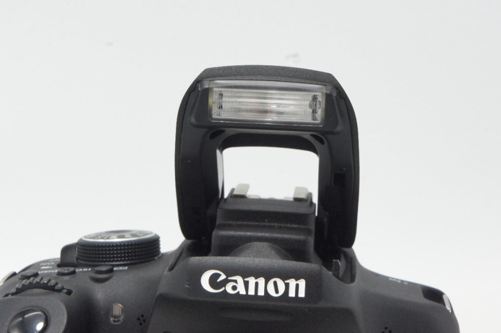 良品 Canon キヤノン EOS Kiss X8i ボディ デジタル一眼レフカメラ 260921h