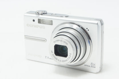 美品 OLYMPUS オリンパス CAMEDIA FE-240 コンパクトデジタルカメラ シルバー 元箱付 261001a