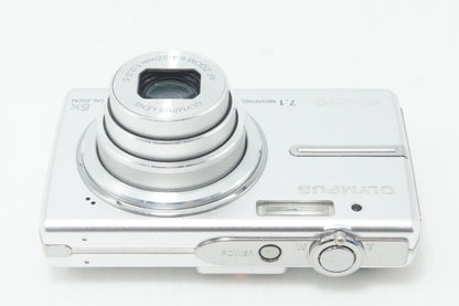 美品 OLYMPUS オリンパス CAMEDIA FE-240 コンパクトデジタルカメラ シルバー 元箱付 261001a